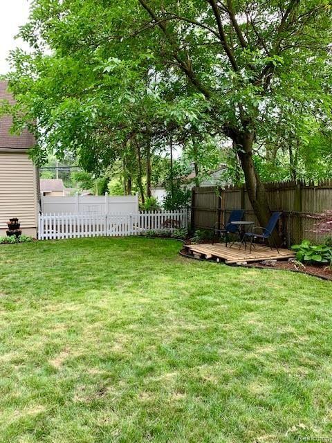 446 Fielding Street Ferndale, MI 48220 - Photo 30 of 37 LOWER DECK
