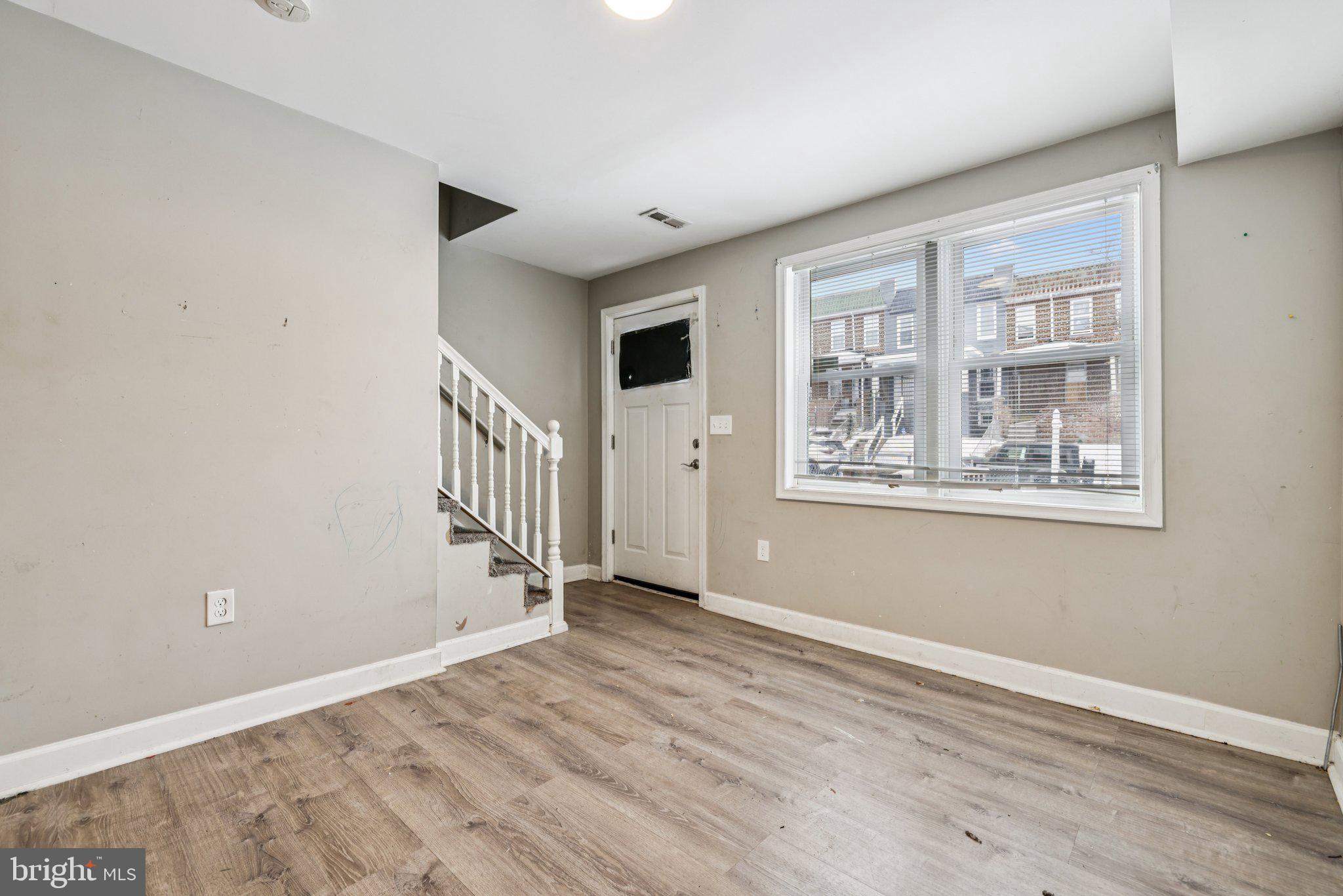 1044 Ellicott Driveway Baltimore, MD 21216 - Photo 4 of 24 Entry Way