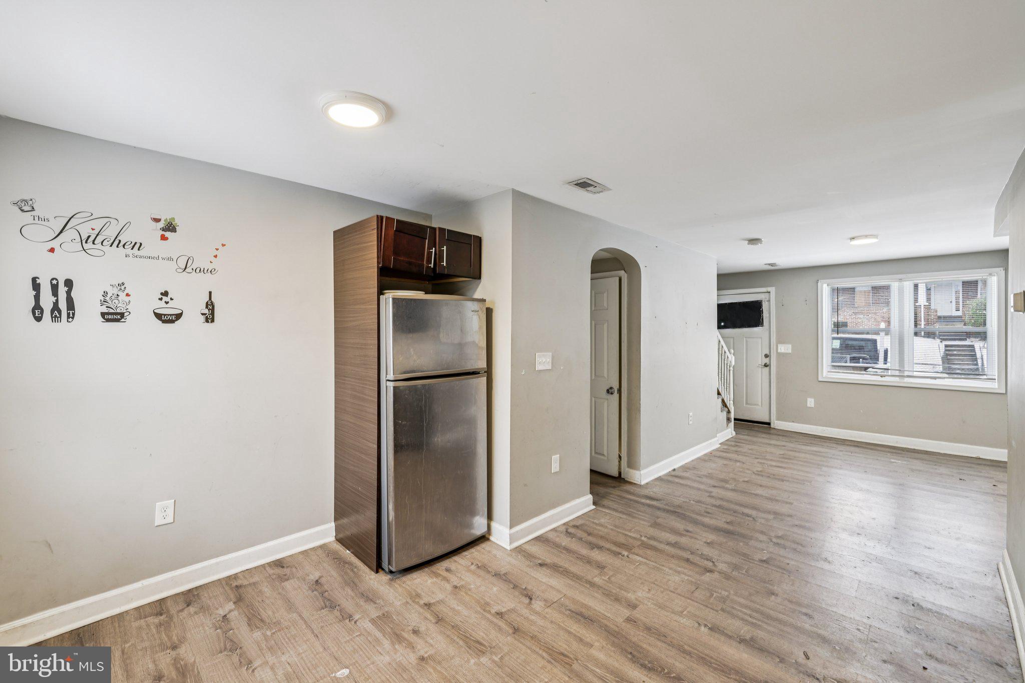 1044 Ellicott Driveway Baltimore, MD 21216 - Photo 8 of 24 Kitchen