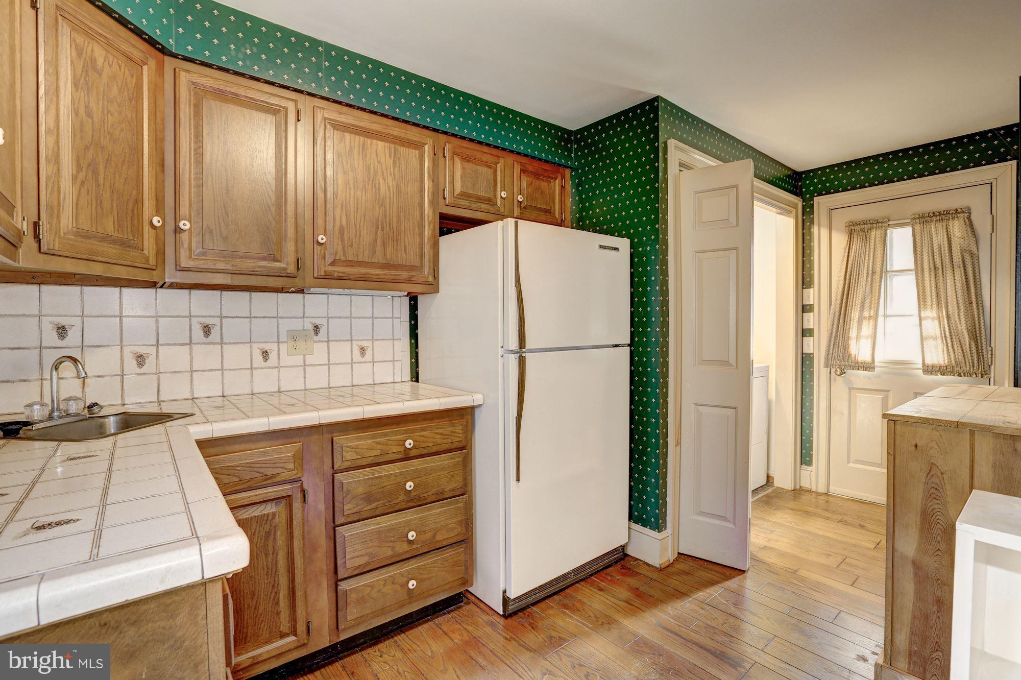 15011 Springfield Road Darnestown, MD 20874 - Photo 15 of 30 Laundry Room / Butlers Pantry