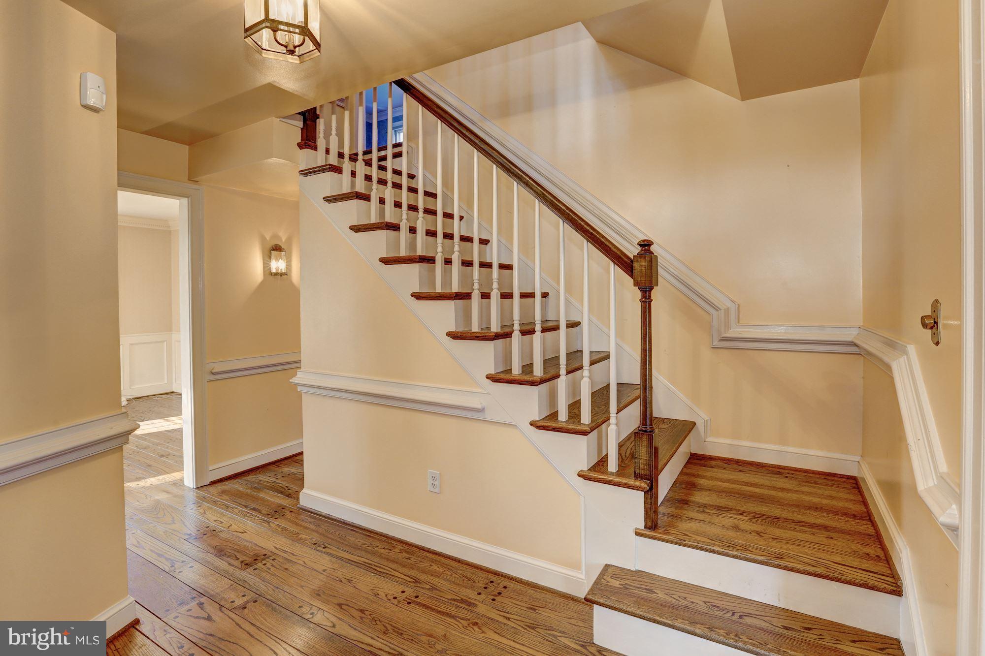 15011 Springfield Road Darnestown, MD 20874 - Photo 3 of 30 Foyer/Entry
