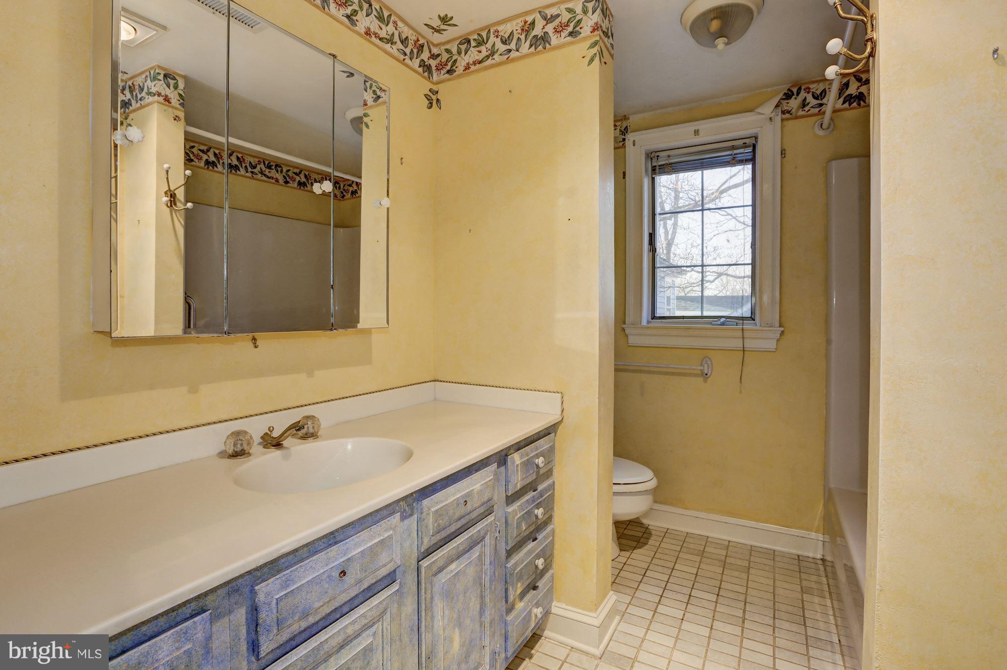 15011 Springfield Road Darnestown, MD 20874 - Photo 24 of 30 Bath (Master)