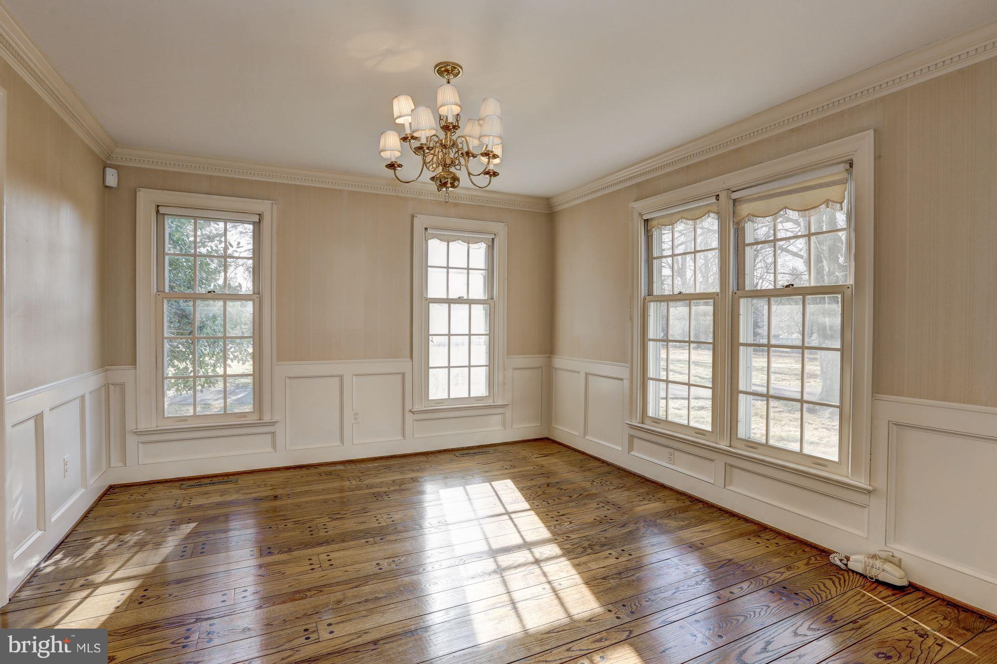 15011 Springfield Road Darnestown, MD 20874 - Photo 5 of 30 Dining Room