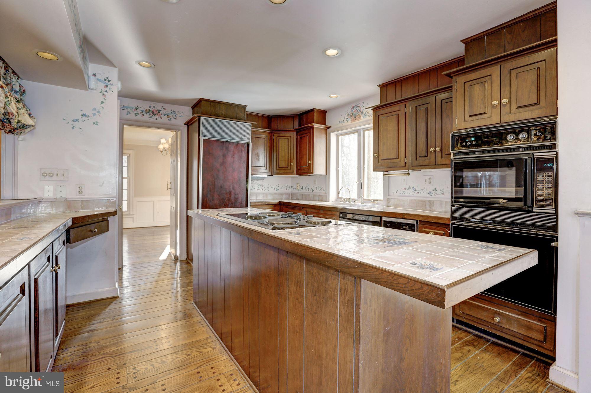 15011 Springfield Road Darnestown, MD 20874 - Photo 7 of 30 Kitchen