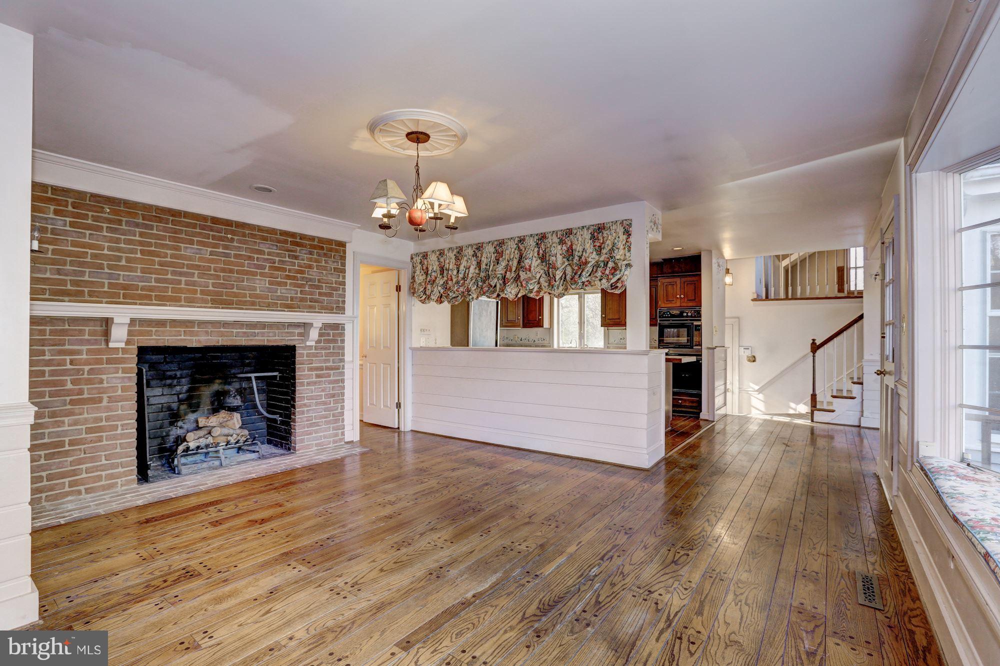 15011 Springfield Road Darnestown, MD 20874 - Photo 10 of 30 Multi Purpose Space off Kitchen
