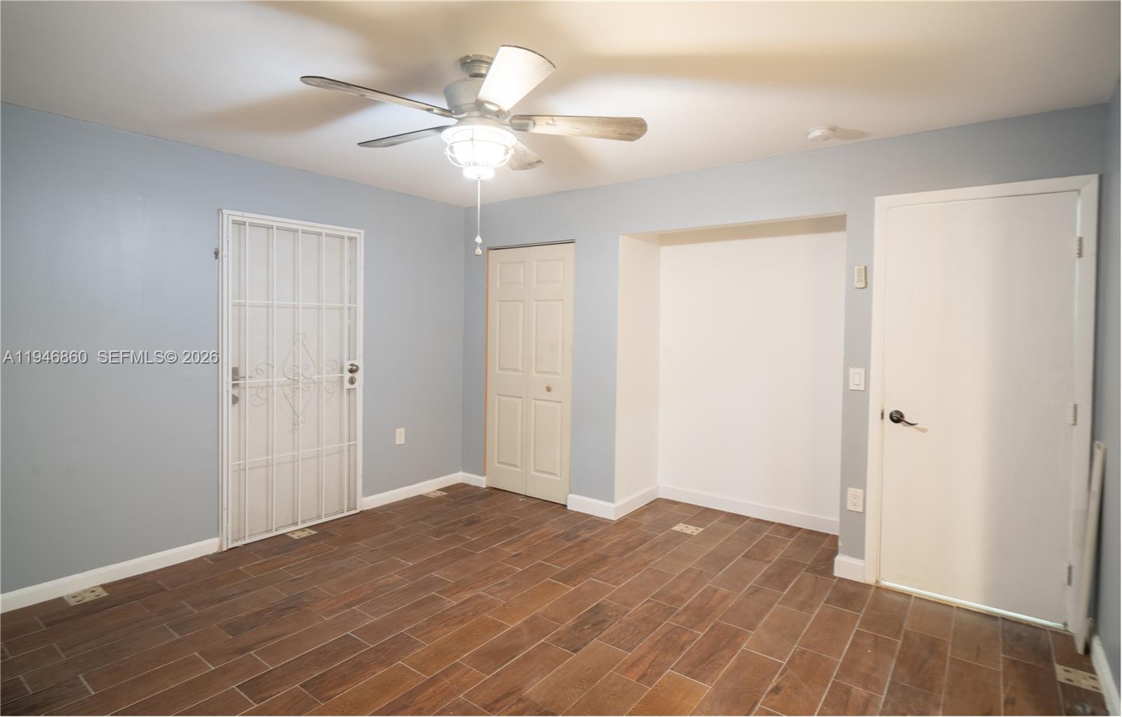 2421 Southwest 84th Terrace Miramar, FL 33025 - Photo 16 of 32