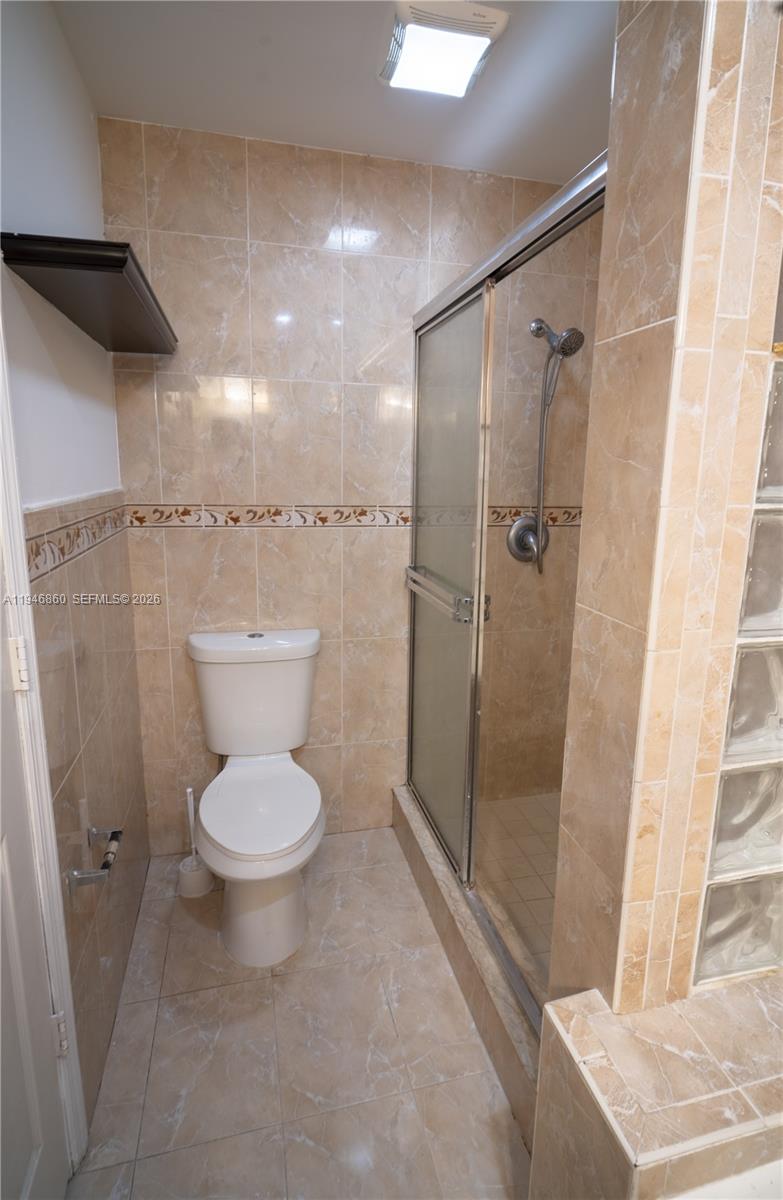 2421 Southwest 84th Terrace Miramar, FL 33025 - Photo 20 of 32