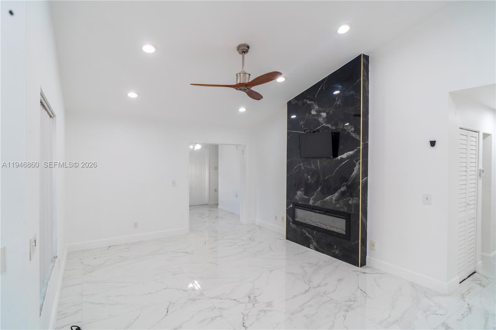 2421 Southwest 84th Terrace Miramar, FL 33025 - Photo 23 of 32