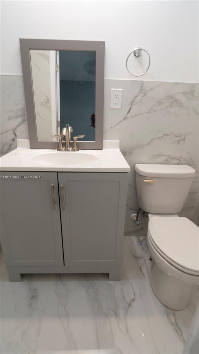 2421 Southwest 84th Terrace Miramar, FL 33025 - Photo 10 of 32