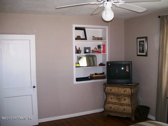 2215 Southampton Road Jacksonville, FL 32207 - Photo 8 of 14 Master bedroom