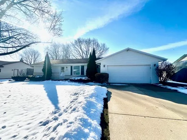 $310,000 | 3828 Beacon Hill Drive, Janesville, WI 53546