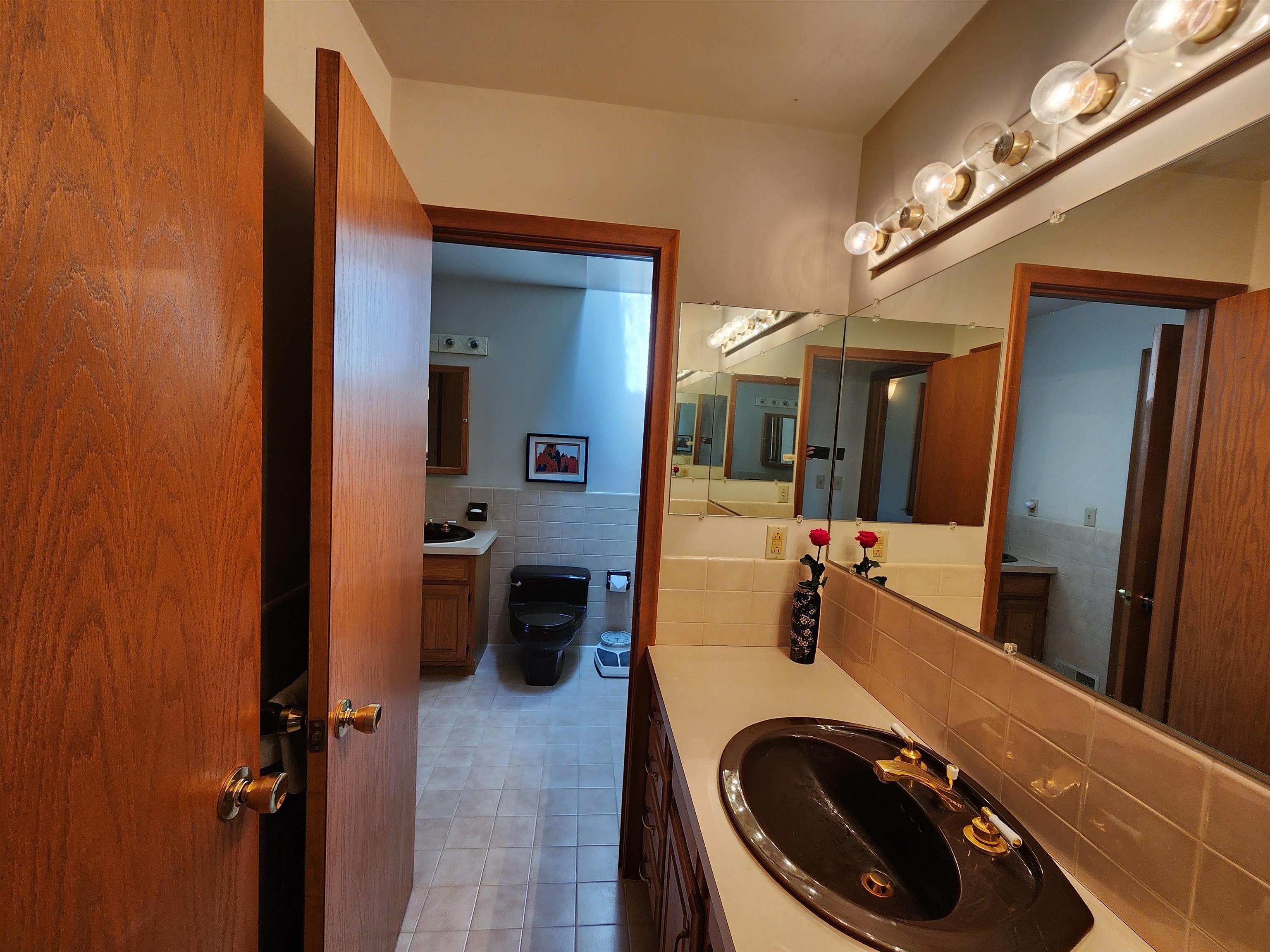 6415 General Squier Road Almont, MI 48003 - Photo 23 of 51 50153296-d6e42840-5fbf-49a4-bd86-d9e72d0ff659.JPG
