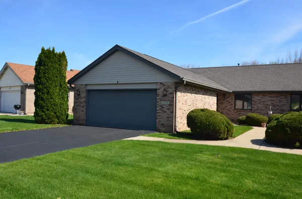 $1,800 | 1237 Wood Creek Bend, Rockford, IL 61108