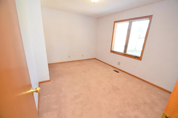 $1,800 | 1237 Wood Creek Bend, Rockford, IL 61108