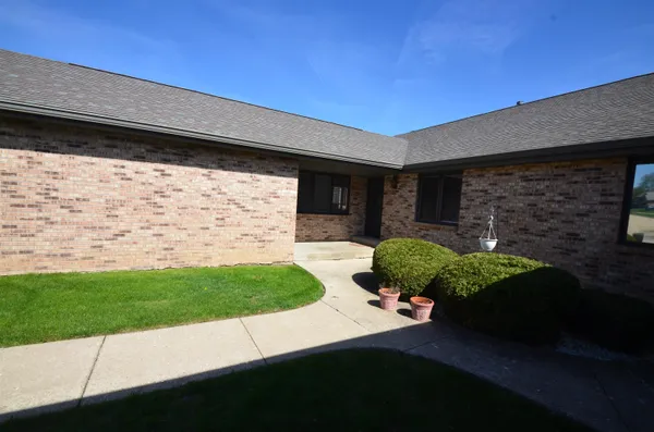 $1,800 | 1237 Wood Creek Bend, Rockford, IL 61108
