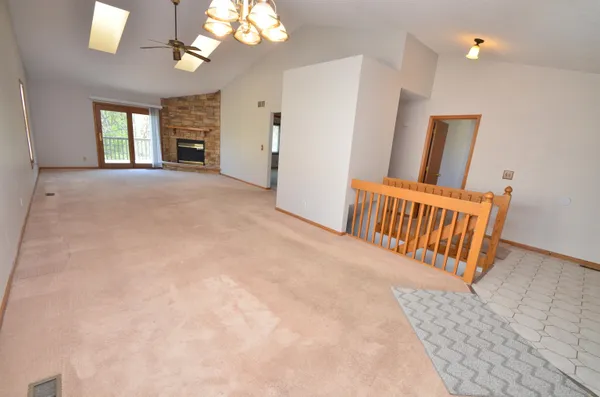 $1,800 | 1237 Wood Creek Bend, Rockford, IL 61108