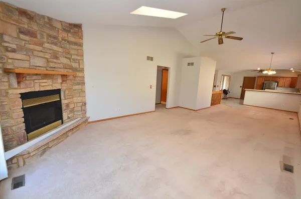 $1,800 | 1237 Wood Creek Bend, Rockford, IL 61108