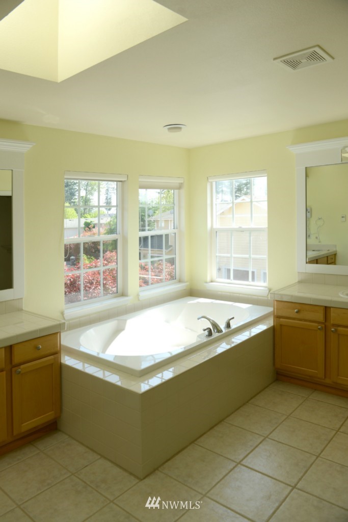 9953 227th Way Northeast Redmond, WA 98053 - Photo 14 of 23