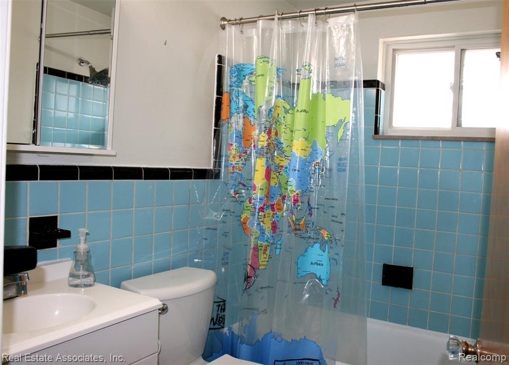 9737 Middlebelt Road, Unit 12 Livonia, MI 48150 - Photo 10 of 11 Gallery Image 10