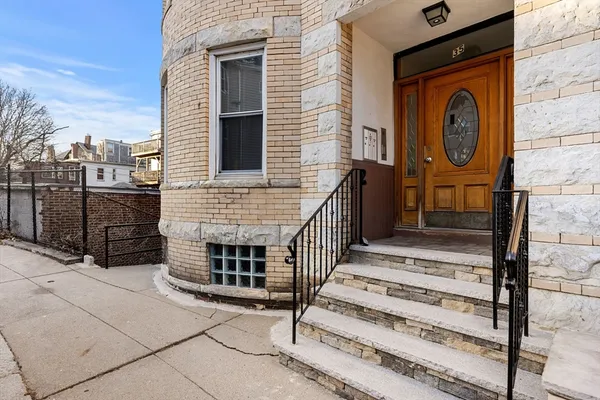 $2,900 | 35 Harold Street, Unit 3, Boston, MA 02119