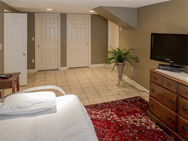 77 Overlook Road Marblehead, MA 01945 - Photo 11 of 22