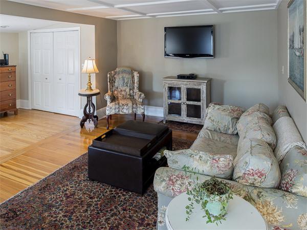 77 Overlook Road Marblehead, MA 01945 - Photo 2 of 22