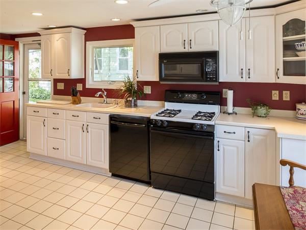 77 Overlook Road Marblehead, MA 01945 - Photo 8 of 22