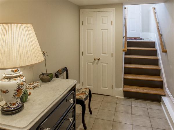77 Overlook Road Marblehead, MA 01945 - Photo 10 of 22