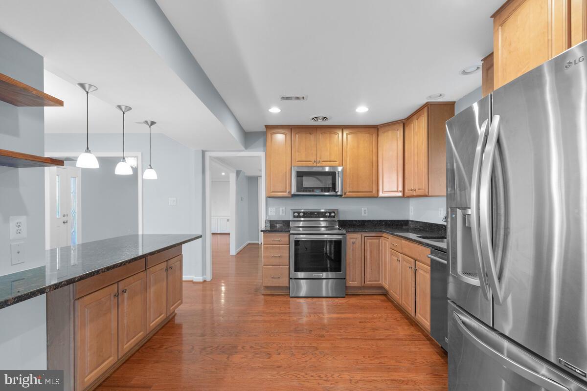6800 Ontario Street Springfield, VA 22152 - Photo 11 of 45 Gallery Image 11