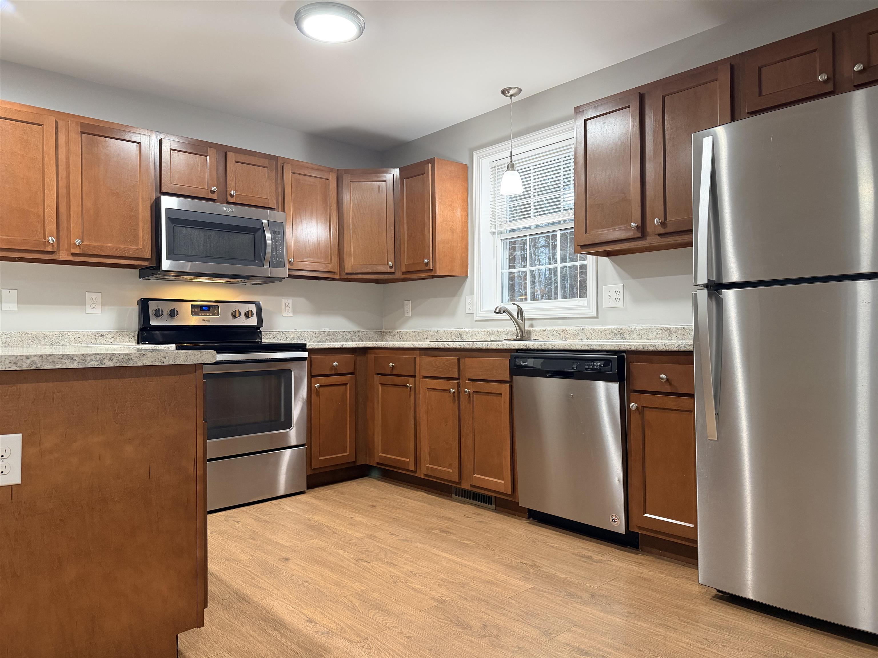 5 B Red Oak Way Boscawen, NH 03303 - Photo 4 of 41