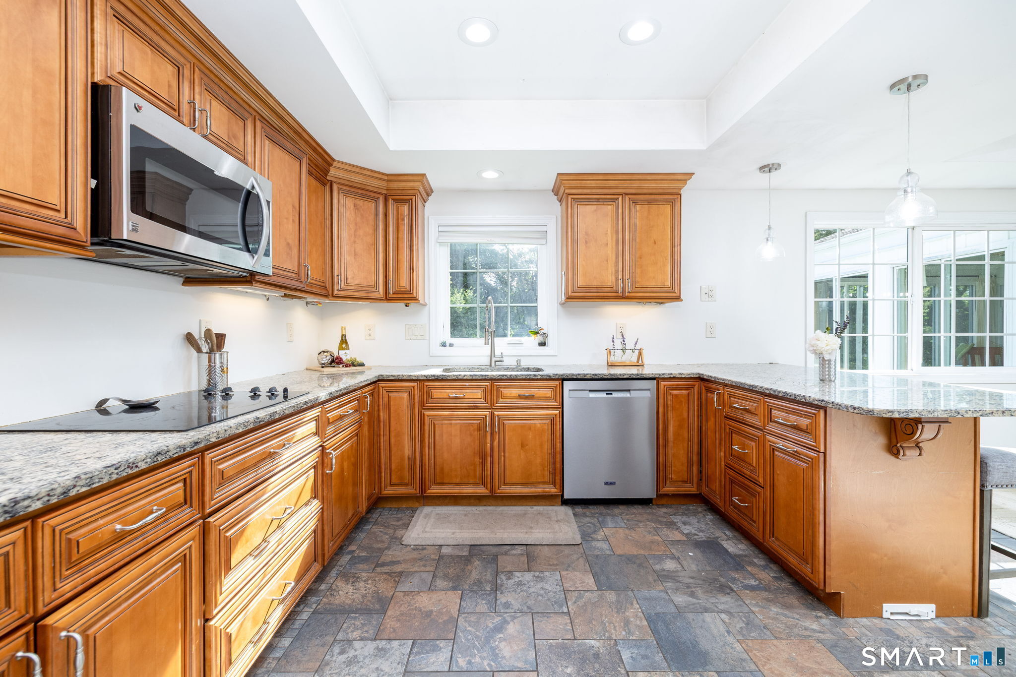 76 Collier Road Wethersfield, CT 06109 - Photo 13 of 37