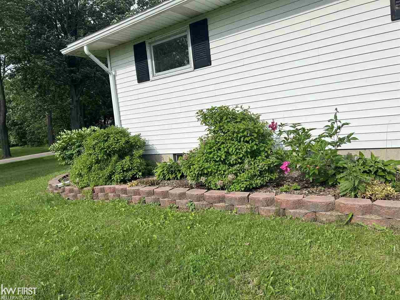 6179 Lynd Road Marlette, MI 48453 - Photo 5 of 31 50078080-4.JPG