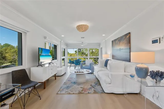 $665,000 | 606 Broad Avenue South, Unit J606, Naples, FL 34102