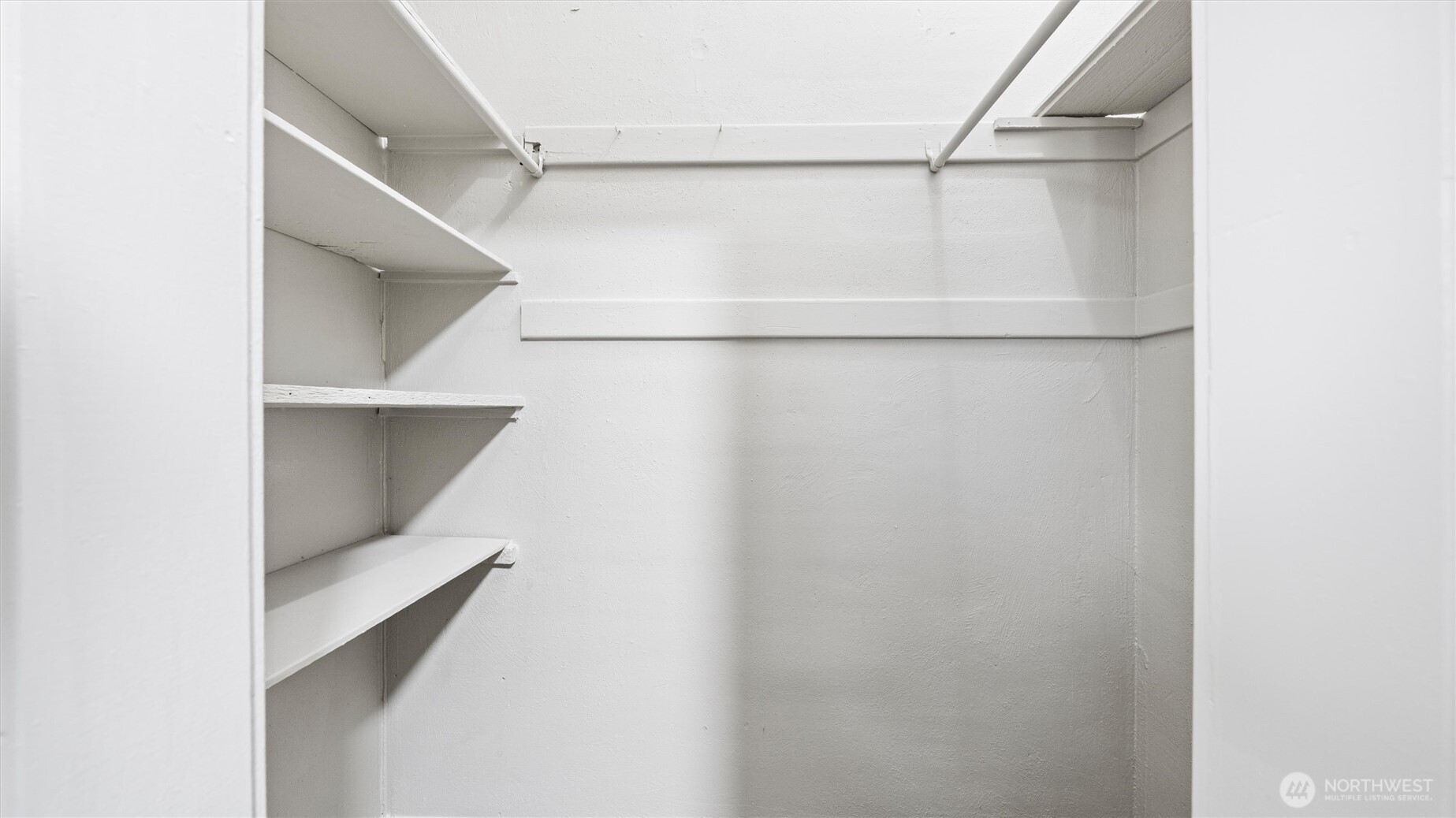 7 Second Street Touchet, WA 99360 - Photo 15 of 33 a close view of closet