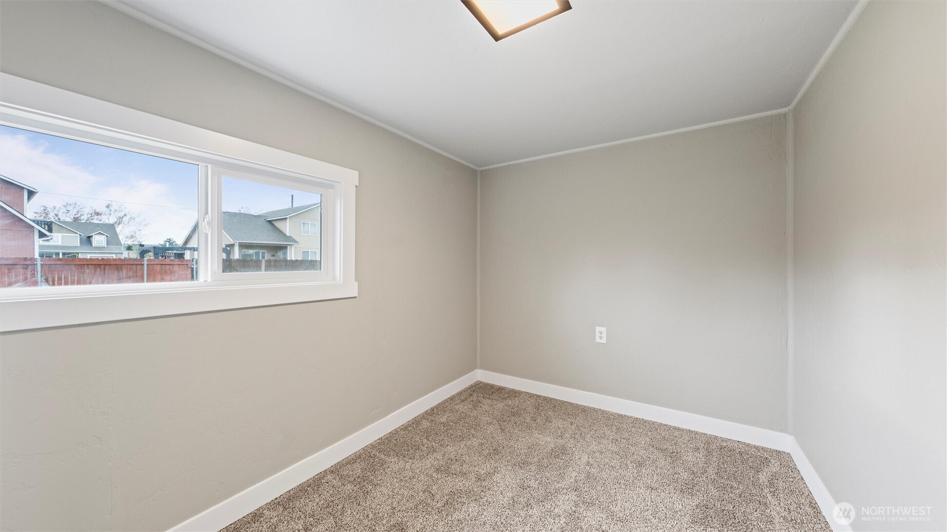 7 Second Street Touchet, WA 99360 - Photo 16 of 33 a view of empty room with window