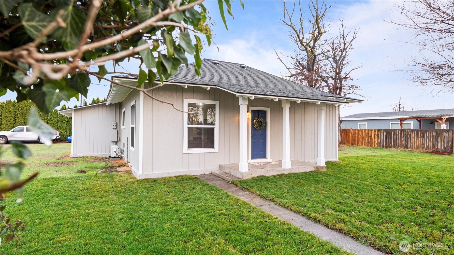 7 Second Street Touchet, WA 99360 - Photo 3 of 33 a front view of house with yard