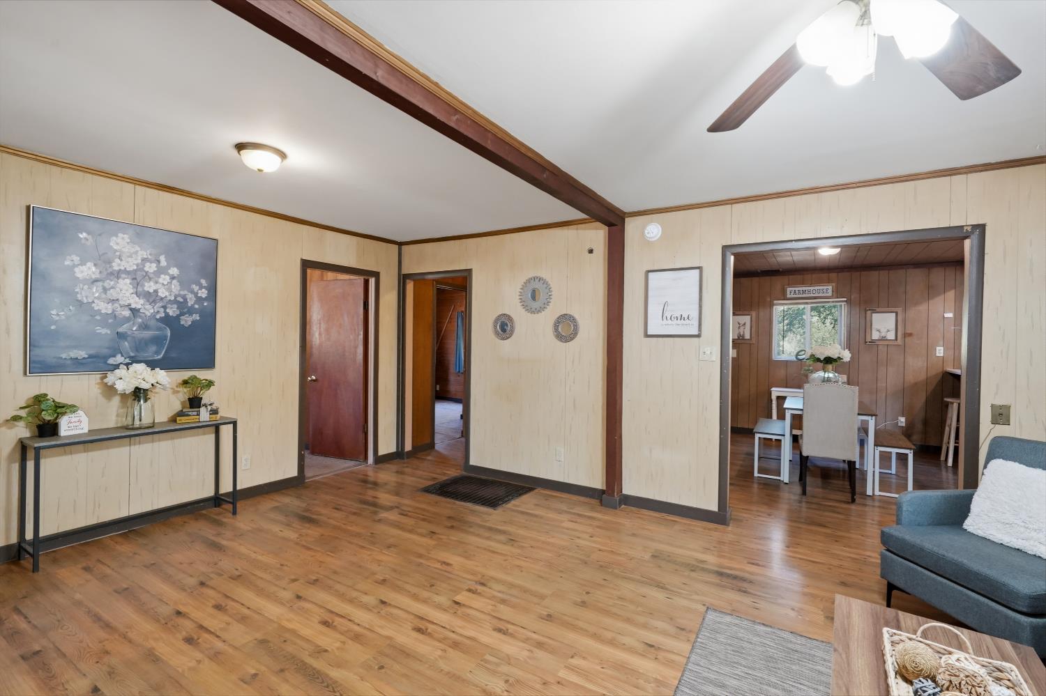 13351 Newtown Road Nevada City, CA 95959 - Photo 38 of 50 a view of a livingroom with furniture and hardwood floor