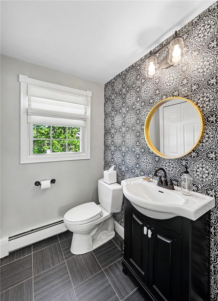 239 Abbott Run Valley Road Cumberland, RI 02864 - Photo 17 of 46