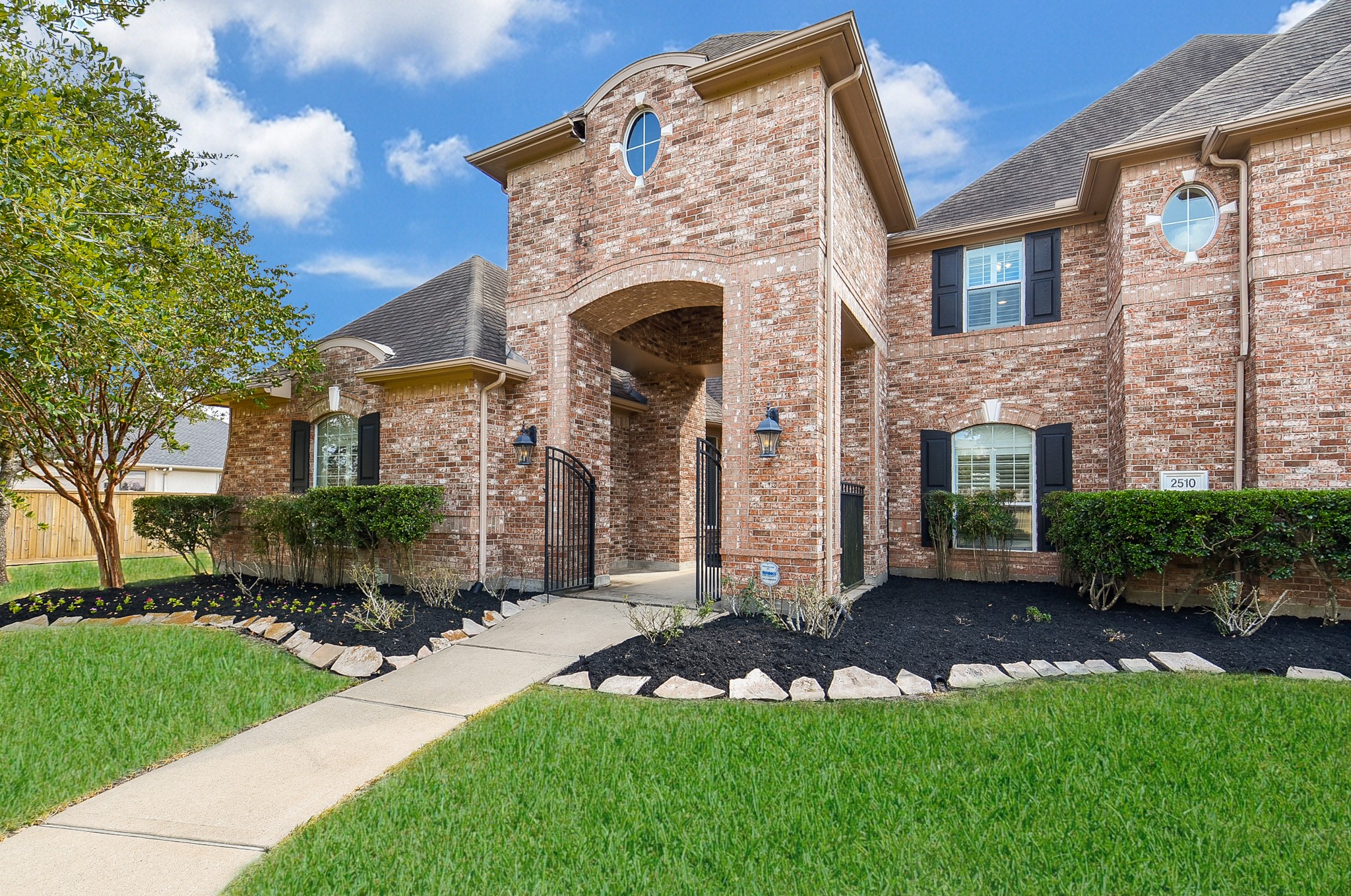 2510 Britton Ridge Drive Katy, TX 77494 - Photo 3 of 50 A well maintained landscape in front