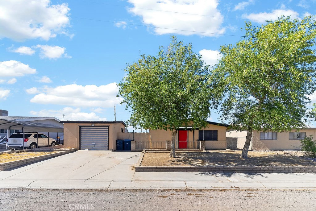 21015 Rio Vista Needles, CA 92363 - Photo 2 of 38