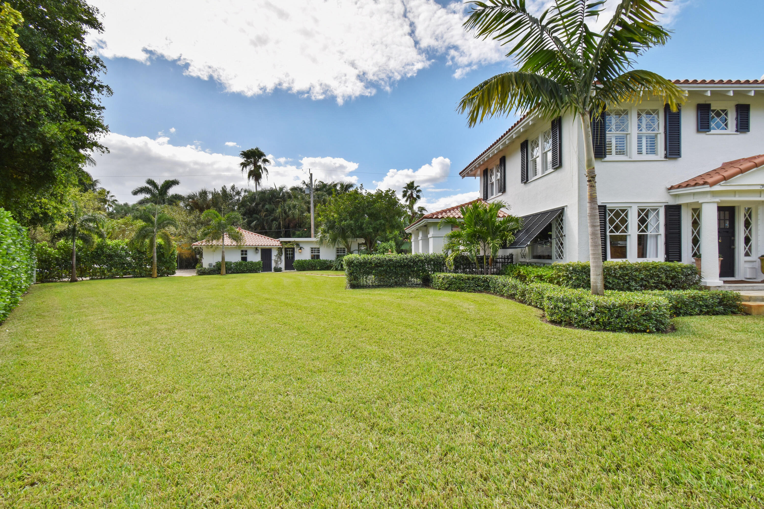 300 Buckingham Road West Palm Beach, FL 33405 - Photo 4 of 55 300BuckinghamDrive_04