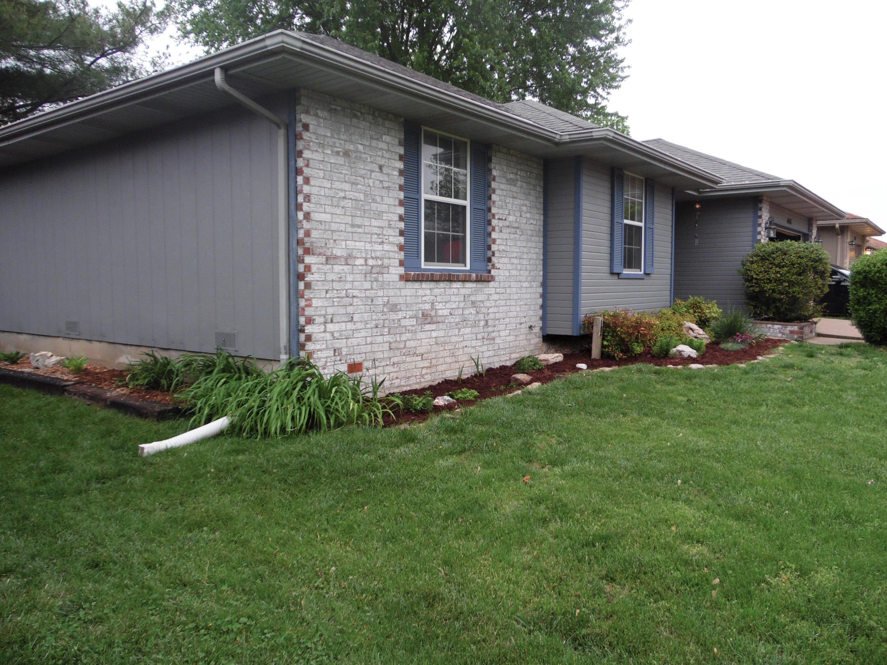 6985 West Cottonwood Road Springfield, MO 65802 - Photo 1 of 1 front2