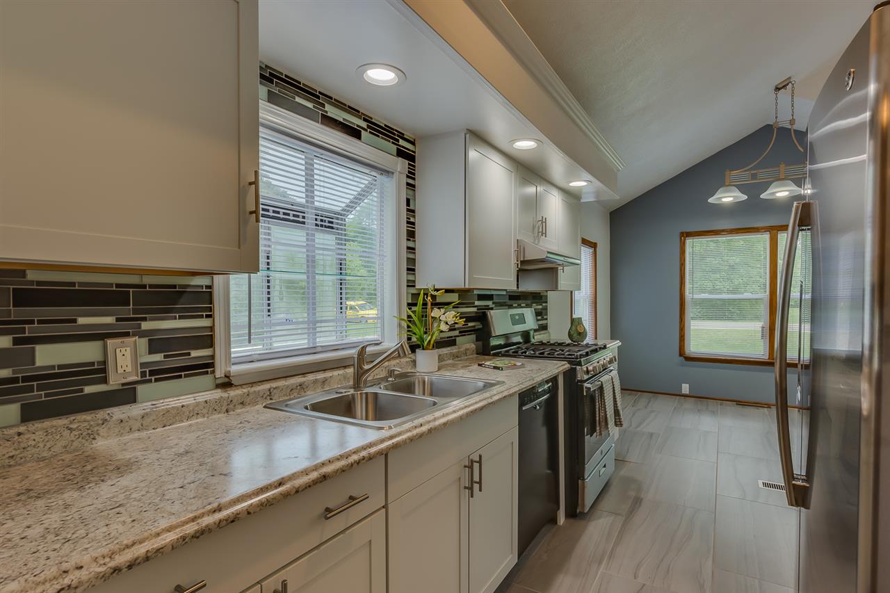 55055 Currant Road Mishawaka, IN 46545 - Photo 6 of 26 Gallery Image 6