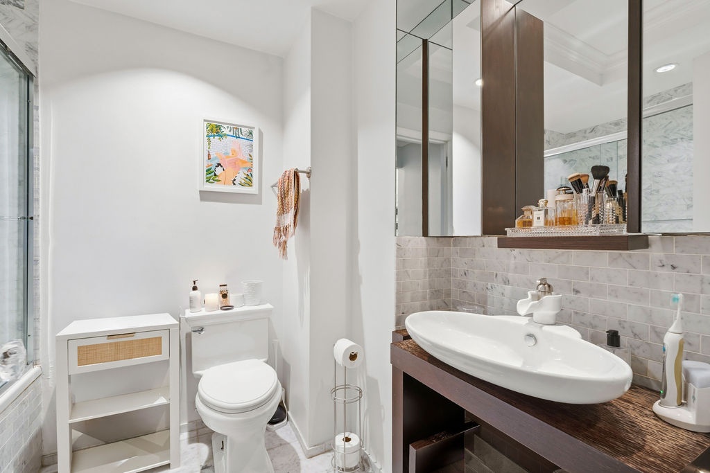 315 East 72nd Street, Unit 8D Manhattan, NY 10021 - Photo 12 of 17