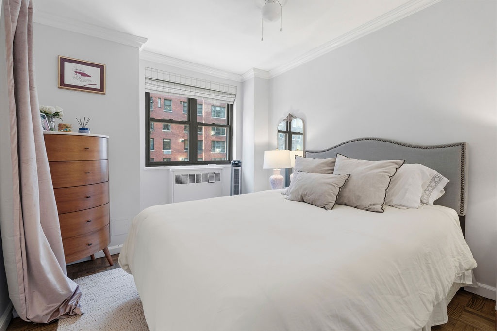 315 East 72nd Street, Unit 8D Manhattan, NY 10021 - Photo 7 of 17