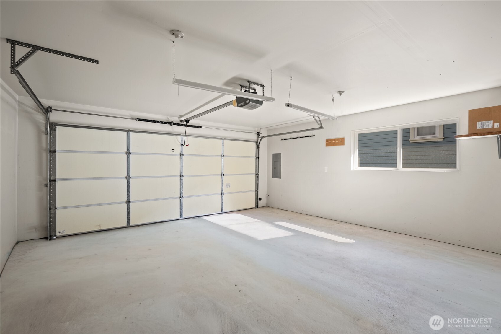 17421 95th Place Southwest Vashon, WA 98070 - Photo 24 of 32 a view of a garage