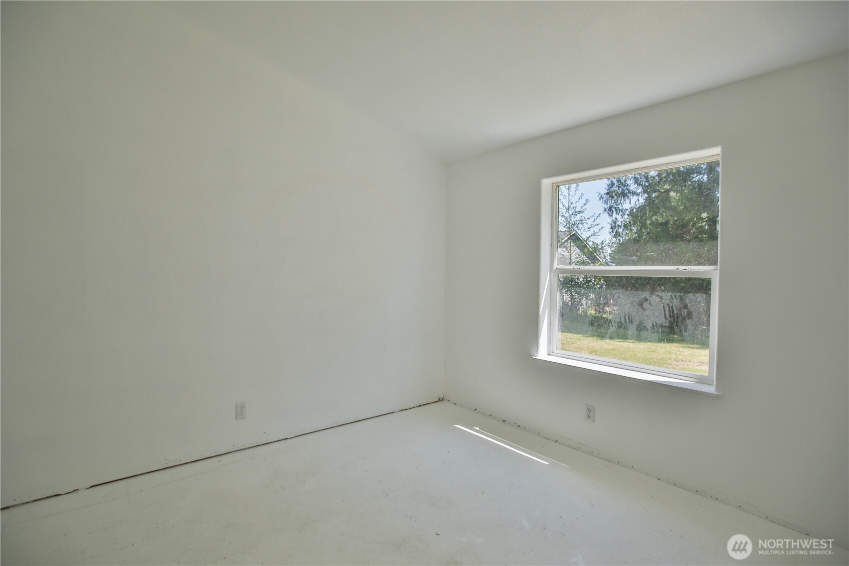 4717 Hansen Drive Clinton, WA 98236 - Photo 12 of 24