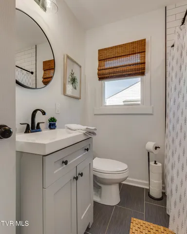 $299,900 | 2549 Bay Street, Bristol, TN 37620