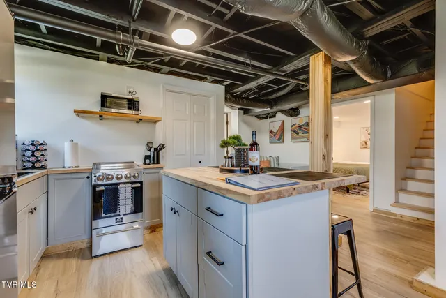 $299,900 | 2549 Bay Street, Bristol, TN 37620