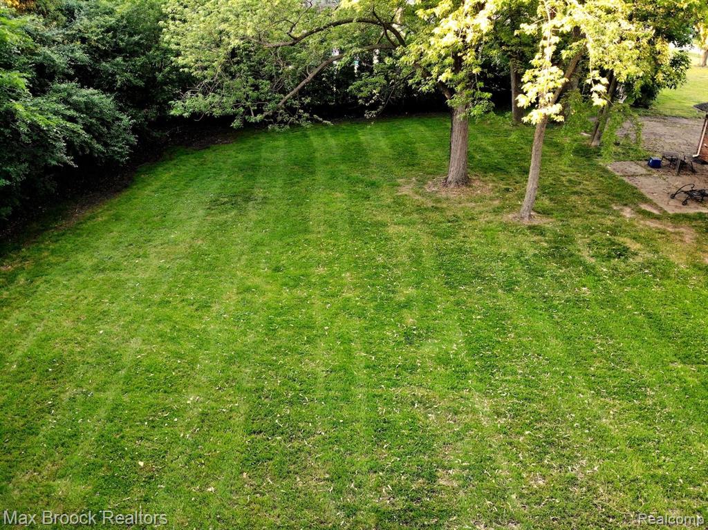 6070 Darramoor Road Bloomfield Hills, MI 48301 - Photo 16 of 22